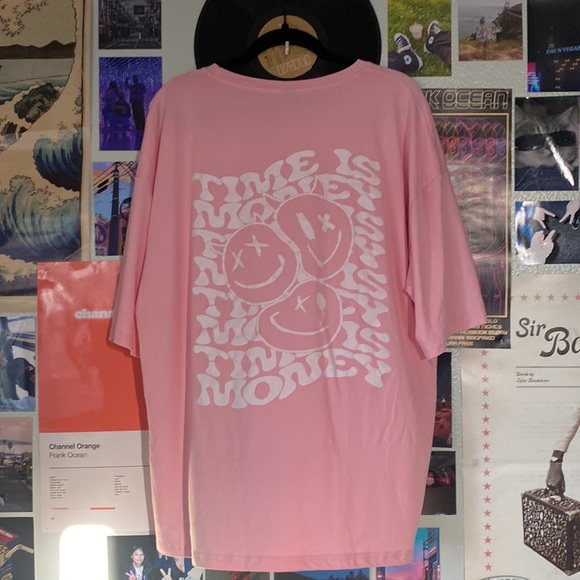 💸Pink Time is Money T-shirt💸 - Picture 2 of 2